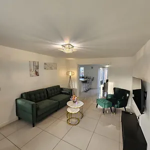  Apartment Spacious Modern 4bd House